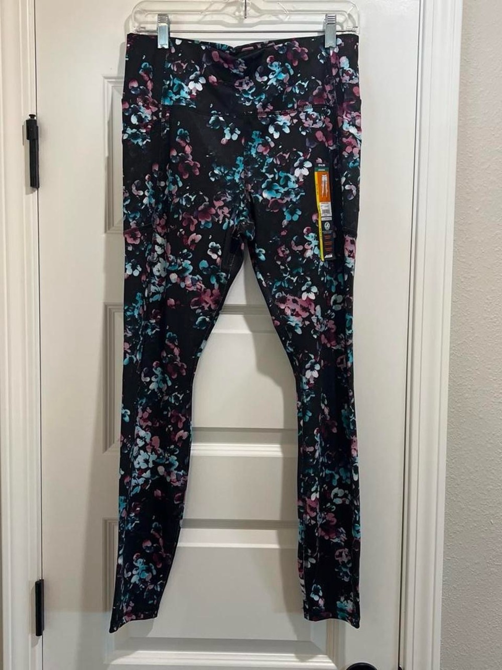 Avia Black Floral Athletic Leggings - Multicolor Print